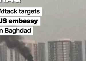 Embaixada dos EUA atacada em Bagdá, depois que ataques mataram combatentes apoiados pelo Irã no Iraque