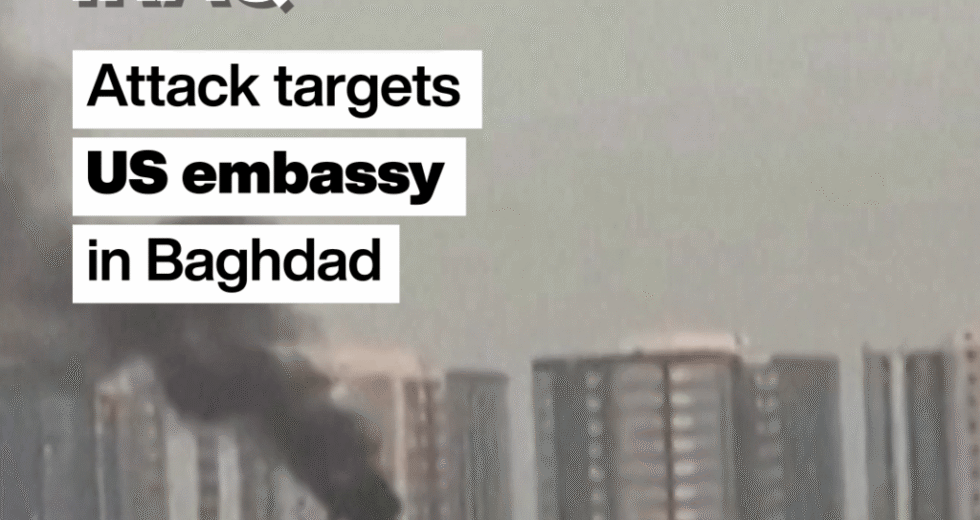 Embaixada dos EUA atacada em Bagdá, depois que ataques mataram combatentes apoiados pelo Irã no Iraque