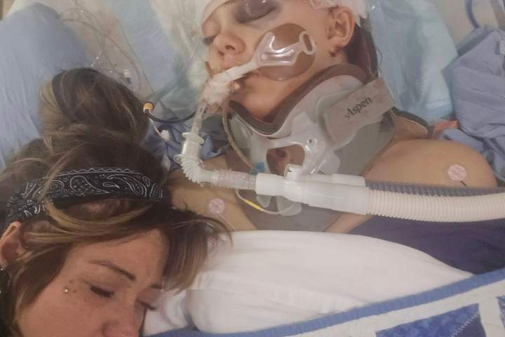 Família de sobrevivente do tiroteio em Tumbler Ridge processa OpenAI