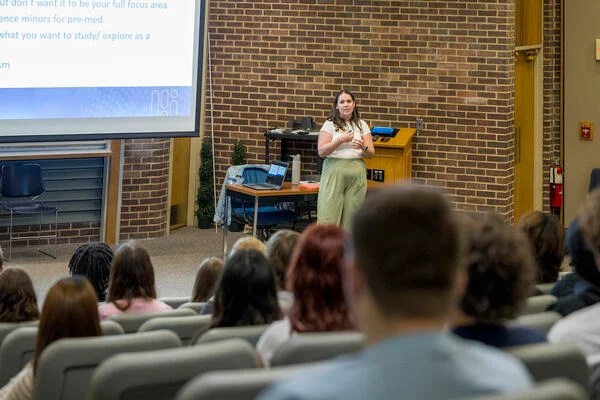Como um curso ajuda os alunos a encontrar seu curso principal