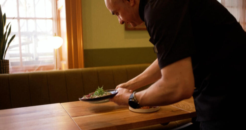 De refugiado a dono de restaurante: a história de sucesso do chef sírio em Londres