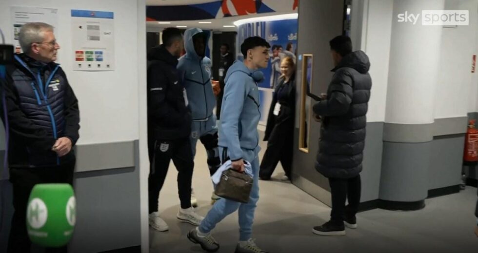 Lesão de Noni Madueke é a mais recente, já que o extremo do Arsenal usa joelheira após empate com a Inglaterra | Futebol