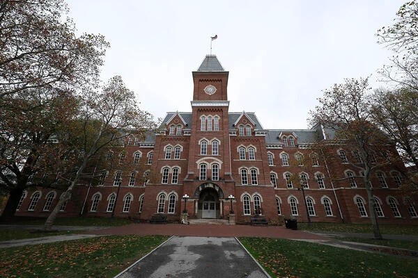 DOJ investiga admissões em 3 escolas médicas