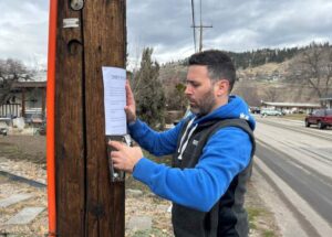 Morador de Kelowna lança campanha de cartazes para combater o crime em seu bairro – Okanagan