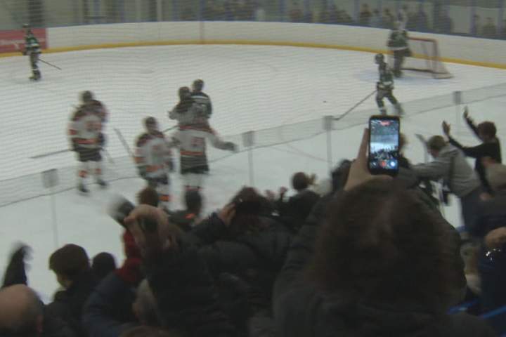Oak Park Raiders força o jogo decisivo com vitória por 3-2 OT no campeonato da cidade do ensino médio – Winnipeg
