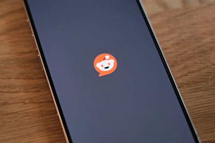 Reddit quer verificar se você está usando a câmera Face ID do iPhone