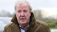 Jeremy Clarkson obtém vitória sobre o estacionamento de um pub enquanto luta para manter os lucros