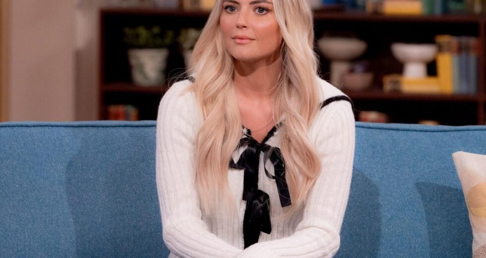 A estrela de Coronation Street, Lucy Fallon, confirma o futuro da novela ITV como Bethany | Sabonetes