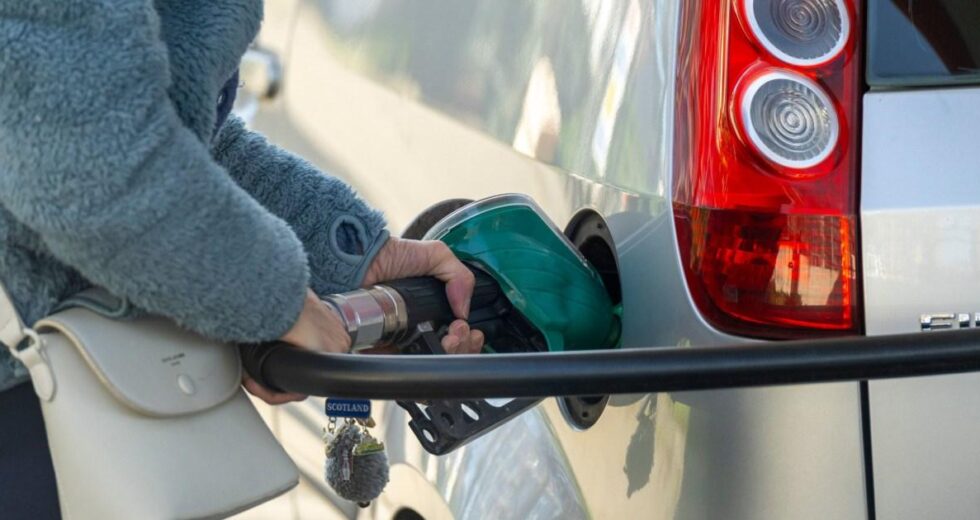 Britânicos disseram para ‘continuar normalmente’ após avisos de trabalho em casa | Notícias do Reino Unido