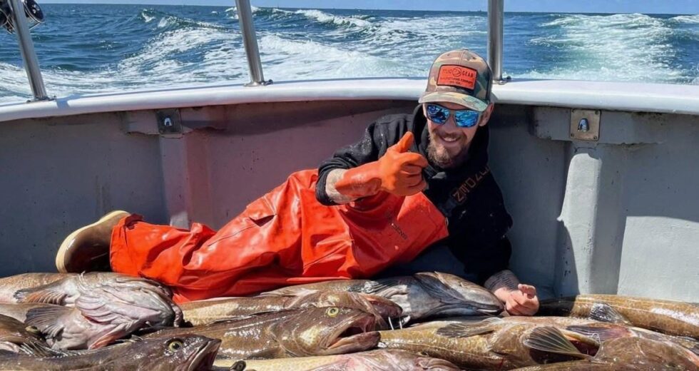 A mãe da estrela de Deadliest Catch, Todd Meadows, implora ao canal para não transmitir a filmagem da morte do filho