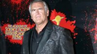 A estrela de Evil Dead, Bruce Campbell, é diagnosticada com câncer ‘tratável, não curável’