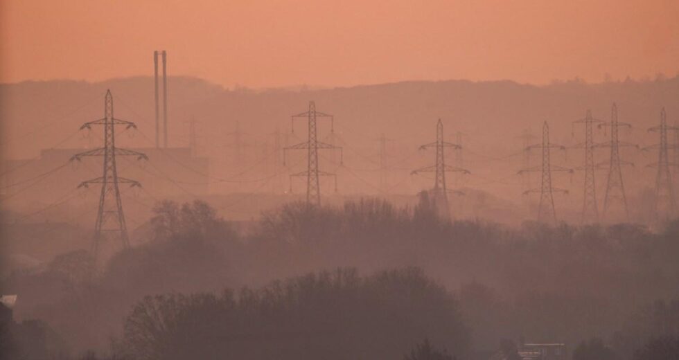 Alerta de saúde sobre nuvem de poeira do Saara trazendo ‘chuva de sangue’ | Notícias do Reino Unido