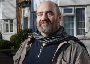 Eletricista quebrou costelas depois que escada que comprou no Amazon Marketplace quebrou | Notícias do Reino Unido