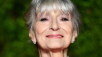 A lendária atriz de teatro e estrela de The Crown, Jane Lapotaire, morre aos 81 anos
