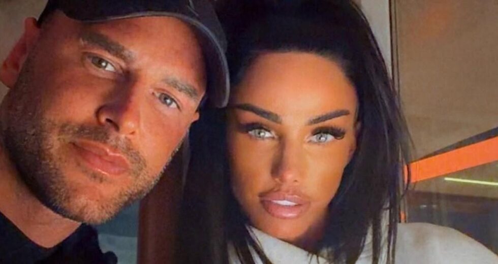 O marido de Katie Price ‘enviou notas de voz implorando por dinheiro a uma mulher’ dias antes de propor casamento