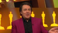 Jonathan Ross foi criticado por pronunciar incorretamente os nomes das estrelas na cobertura ‘embaraçosa’ do Oscar ITV