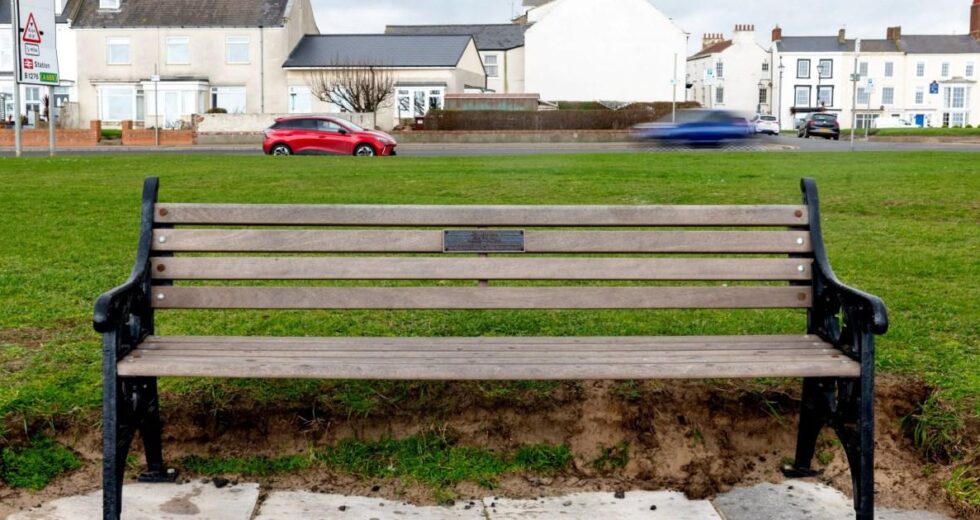 Novos bancos memoriais proibidos na cidade após serem ‘sobrecarregados’ por 275 deles | Notícias do Reino Unido