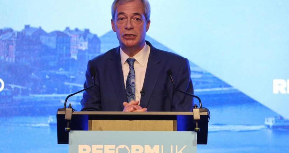 As ações de Nigel Farage estão custando o apoio à reforma por parte do público?