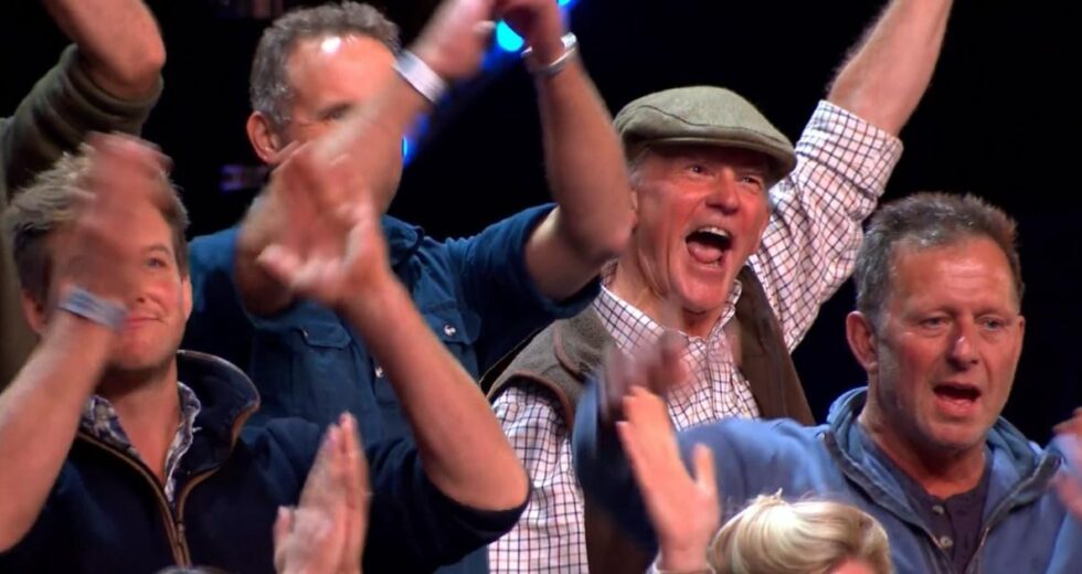 Os espectadores do Britain’s Got Talent ficam furiosos com a campainha dourada do coro ‘proibido’ de Jeremy Clarkson