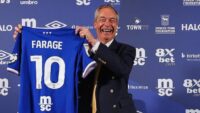 Presidente do Ipswich Town pede desculpas ‘sem reservas’ pela visita de Nigel Farage | Futebol