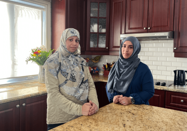 Mães muçulmanas proibidas de fazer voluntariado em escolas de Quebec por causa de hijabs