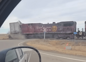 Colisão de trem em Alberta perto de Taber gera lembretes de segurança em meio a tendências preocupantes dos motoristas