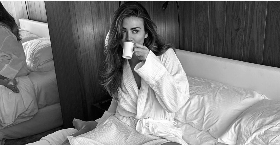 The Arc Group contrata atriz e modelo Sophie Porley