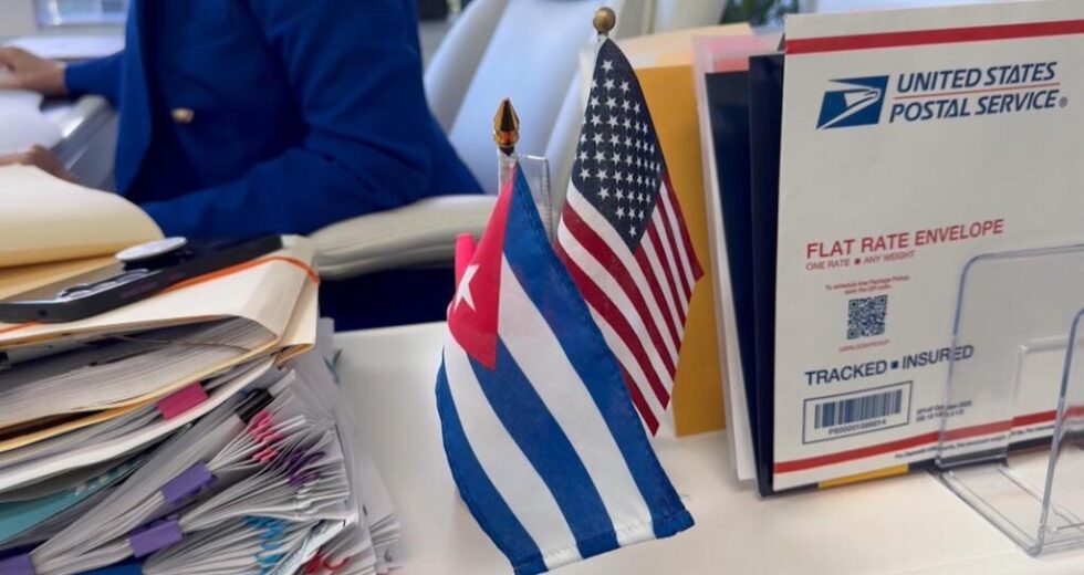 Nos EUA, milhares de migrantes cubanos que chegaram legalmente temem ser deportados – Focus