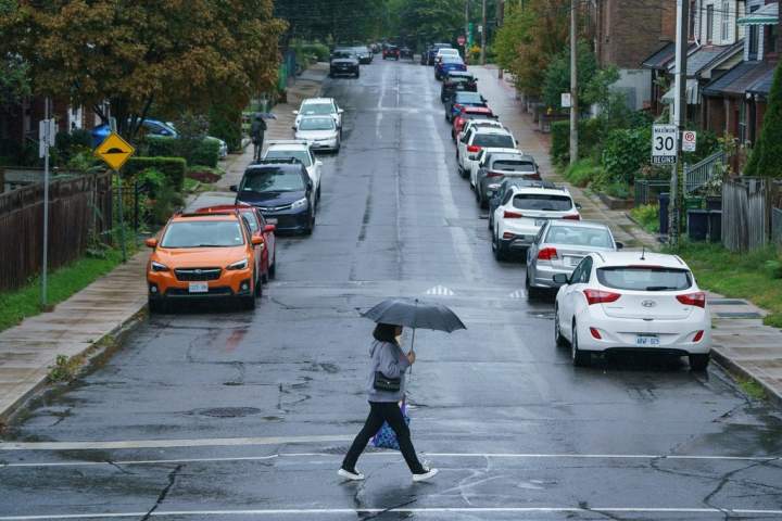 Moradores de Toronto são instados a ficar longe de cursos de água em meio a fortes chuvas – Toronto