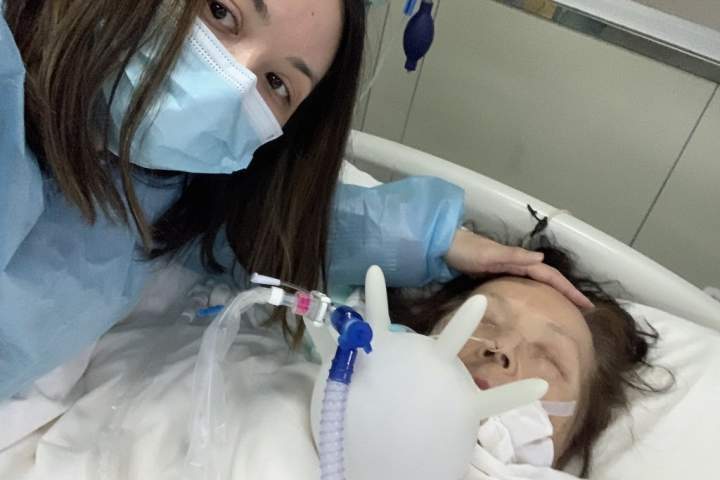 Família lutando para trazer a idosa do BC para casa depois que ela entrou em coma na China