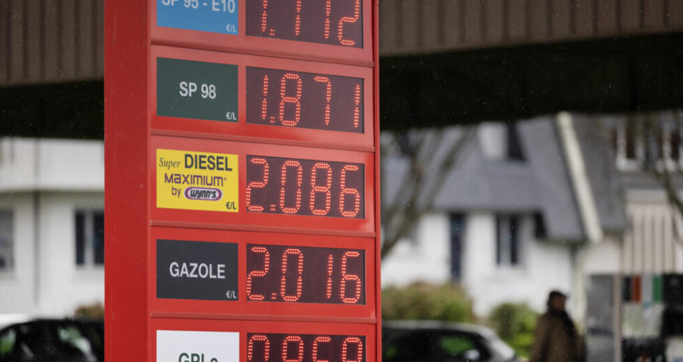 França toma pequenos passos para mitigar o aumento do preço dos combustíveis em meio à guerra no Oriente Médio