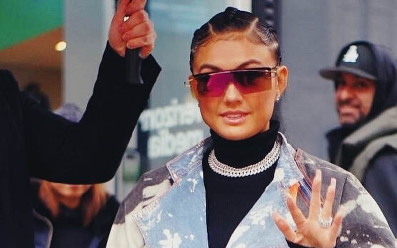 Agnez Mo está segura em Dubai, nega rumores de situação quente