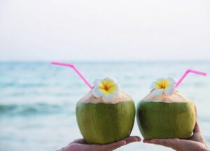 7 melhores horários para beber água de coco, máximo de benefícios