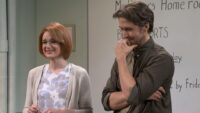 Ashley Padilla e Ryan Gosling são parceiros na divulgação de crimes no ‘SNL’