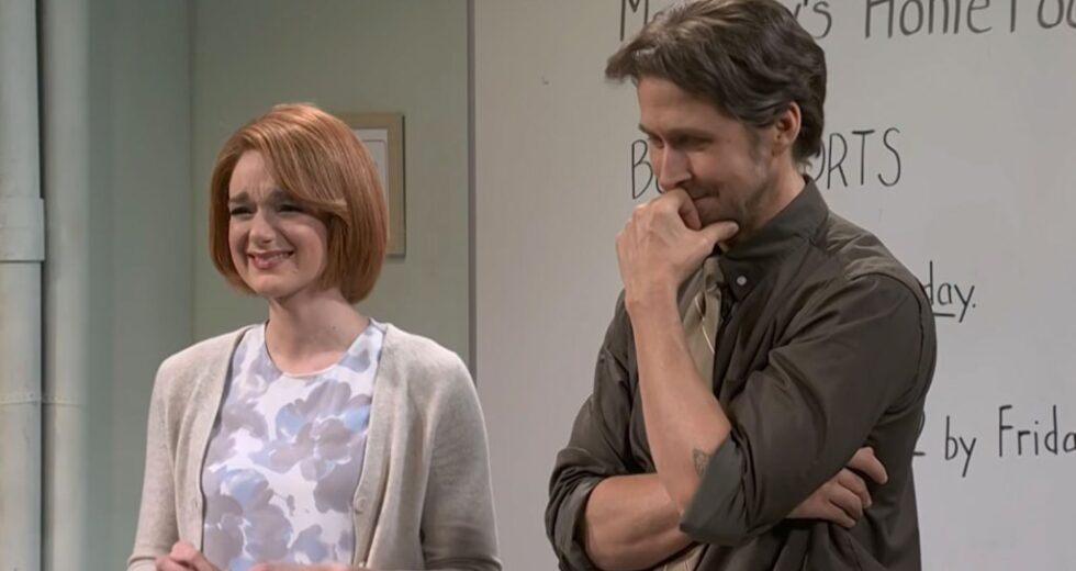 Ashley Padilla e Ryan Gosling são parceiros na divulgação de crimes no ‘SNL’