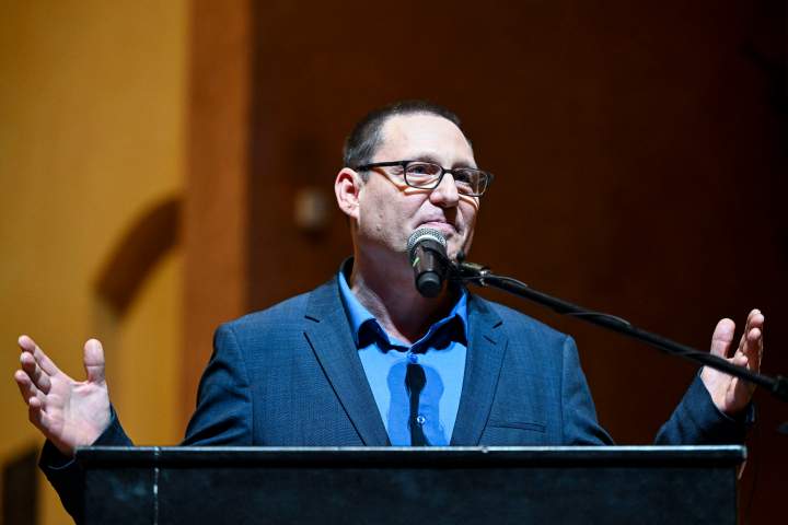 Avi Lewis eleito novo líder federal do NDP na primeira votação – Nacional