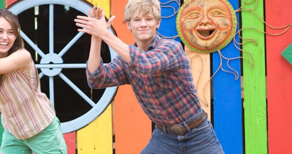 Travis em ‘Hanna Montana: O Filme’ ‘Memba Him?!