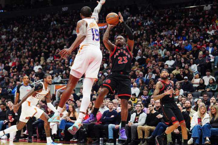Barrett impulsiona Raptors na vitória por 122-115 sobre o Suns