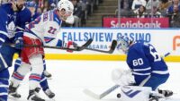 Toronto Maple Leafs derrota o New York Rangers por 4 a 3