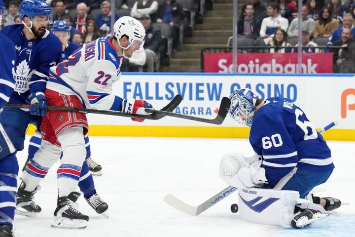 Toronto Maple Leafs derrota o New York Rangers por 4 a 3
