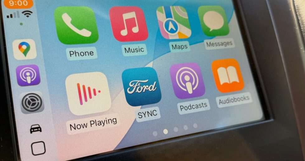 iOS 26.4 adiciona ChatGPT à tela de infoentretenimento do seu carro