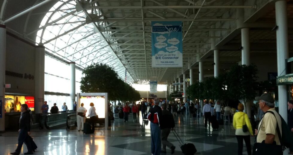 Como compartilhar a localização de sua bagagem perdida com companhias aéreas usando o Find Hub do Android