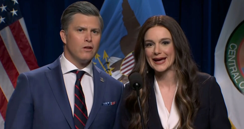 Espetos Cold Open do SNL Disparo DHH de Kristi Noem