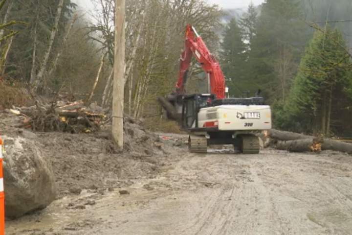 Tripulações no encharcado Metro Vancouver se preparam para o próximo encharcamento