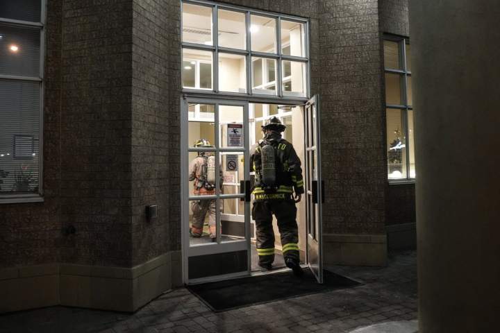 Três empresas enfrentam acusações após incêndio no condomínio Thorncliffe Park: chefe dos bombeiros de Toronto – Toronto