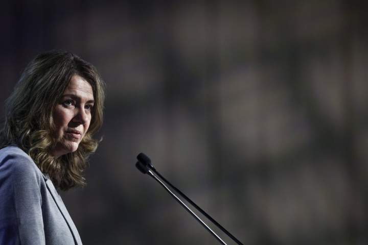 Smith, de Alberta, diz que opiniões diversas são bem-vindas depois que MLA apoia petição separatista