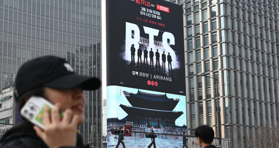 Megastars do K-pop BTS lançam novo álbum antes do mega-concerto de retorno