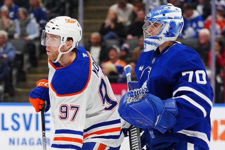 Leafs contratam o goleiro Akhtyamov para prorrogação de contrato