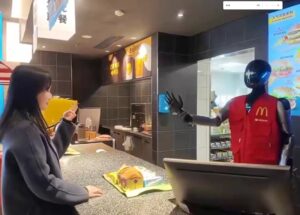 Veja o McDonald’s testar robôs humanóides na linha de frente