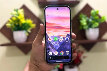 Não é apenas o tempo de tela, mas a frequência com que você escolhe um telefone que está prejudicando seu cérebro